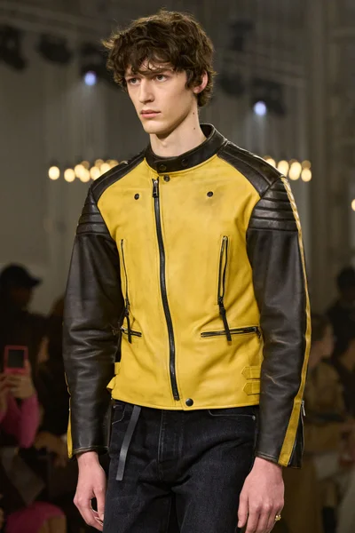 Look 75